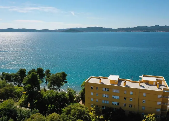 Caisa Classic Beachfront Apartment
