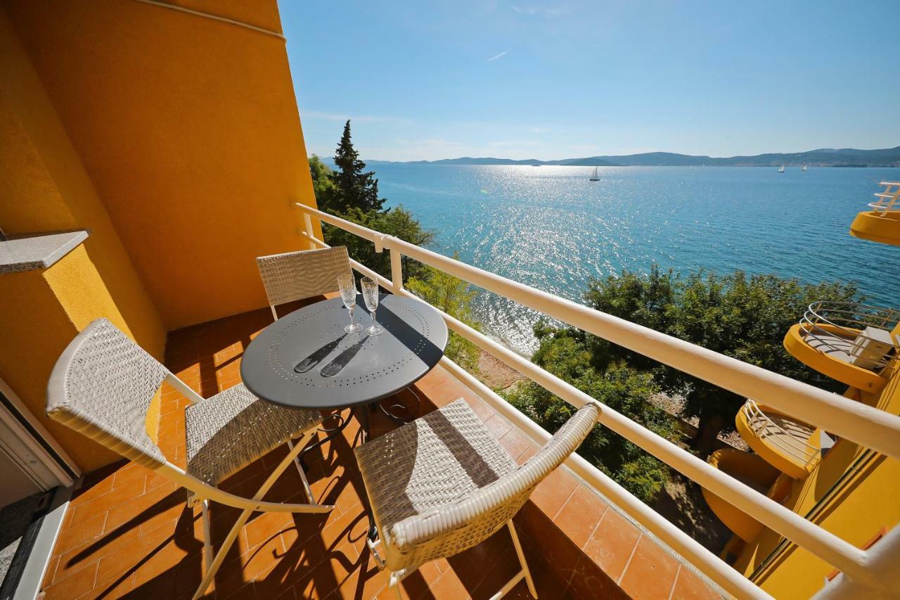 Apartment Caisa Classic Beachfront Zadar