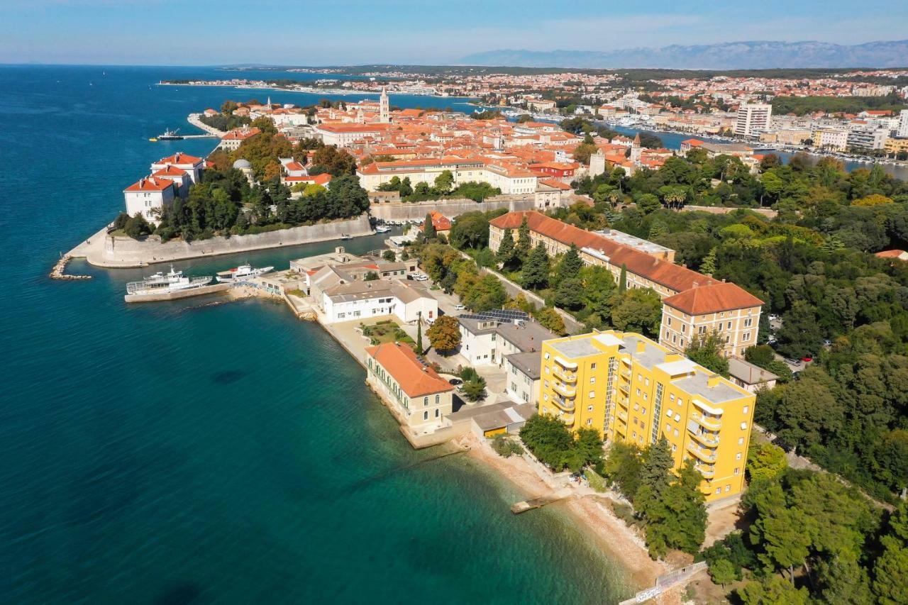 Caisa Classic Beachfront Apartment Zadar