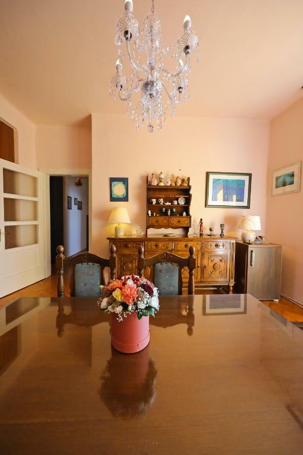 Apartment Caisa Classic Beachfront Zadar